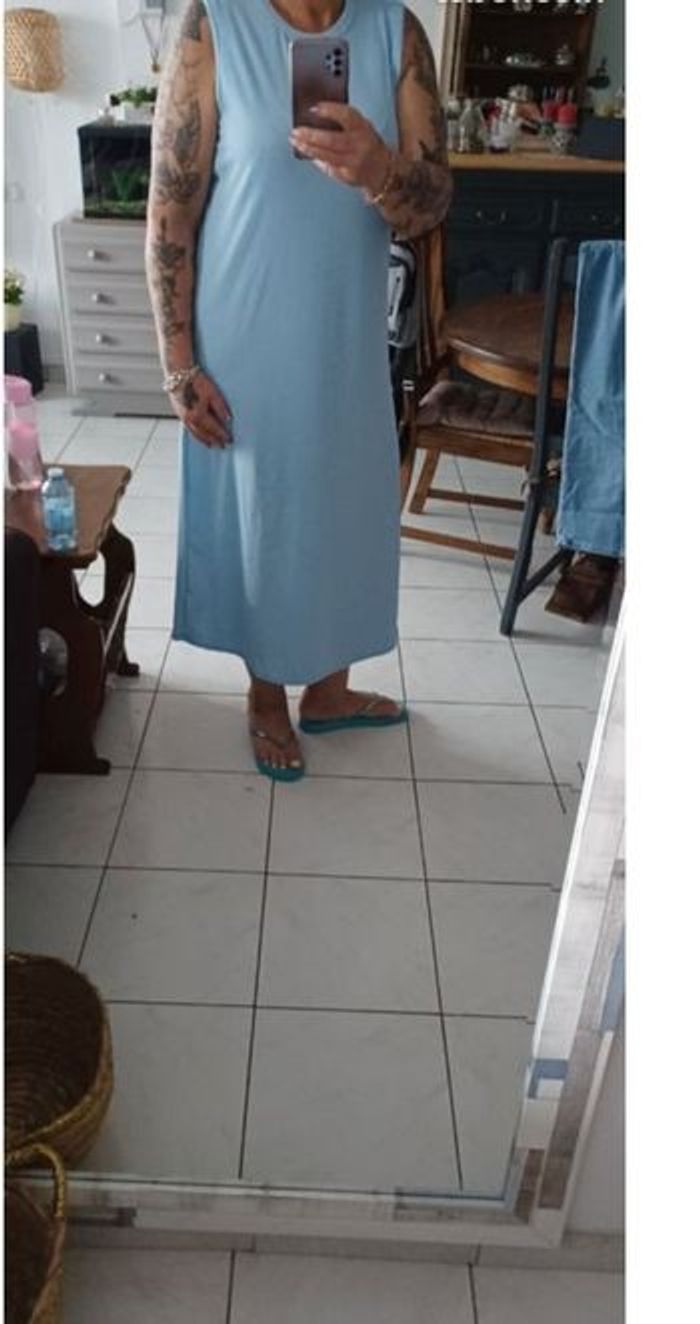 Très jolie robe longue femme T U - photo numéro 3