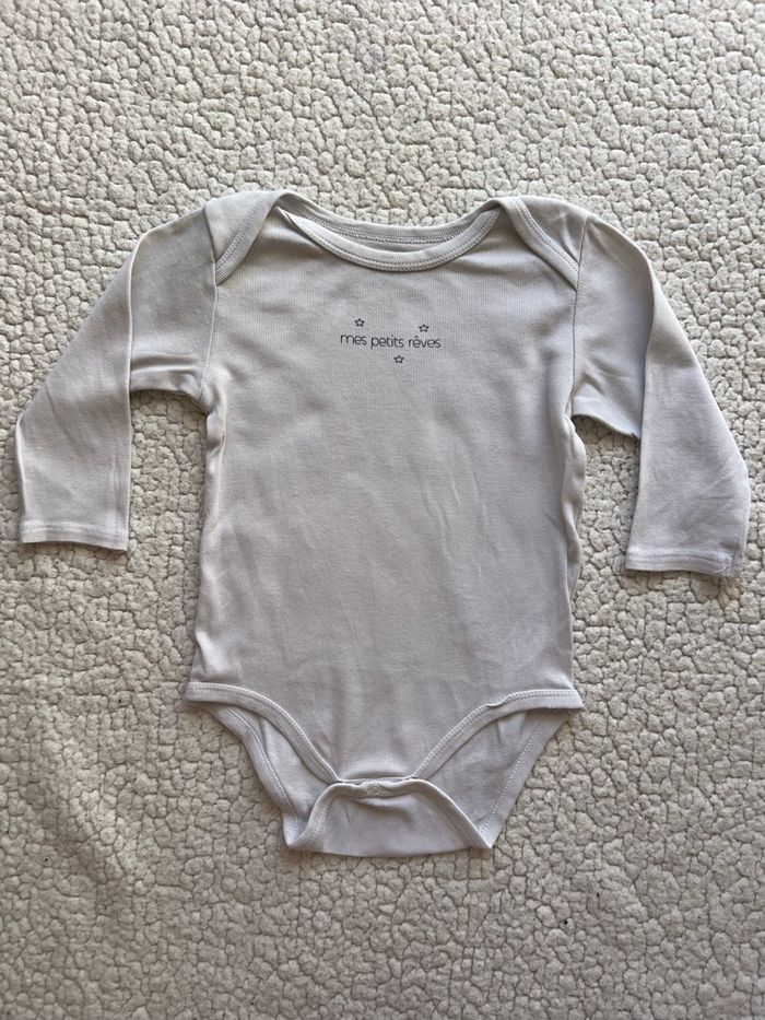 Lot de 2 bodies blancs taille 18 mois Kiabi - photo numéro 6