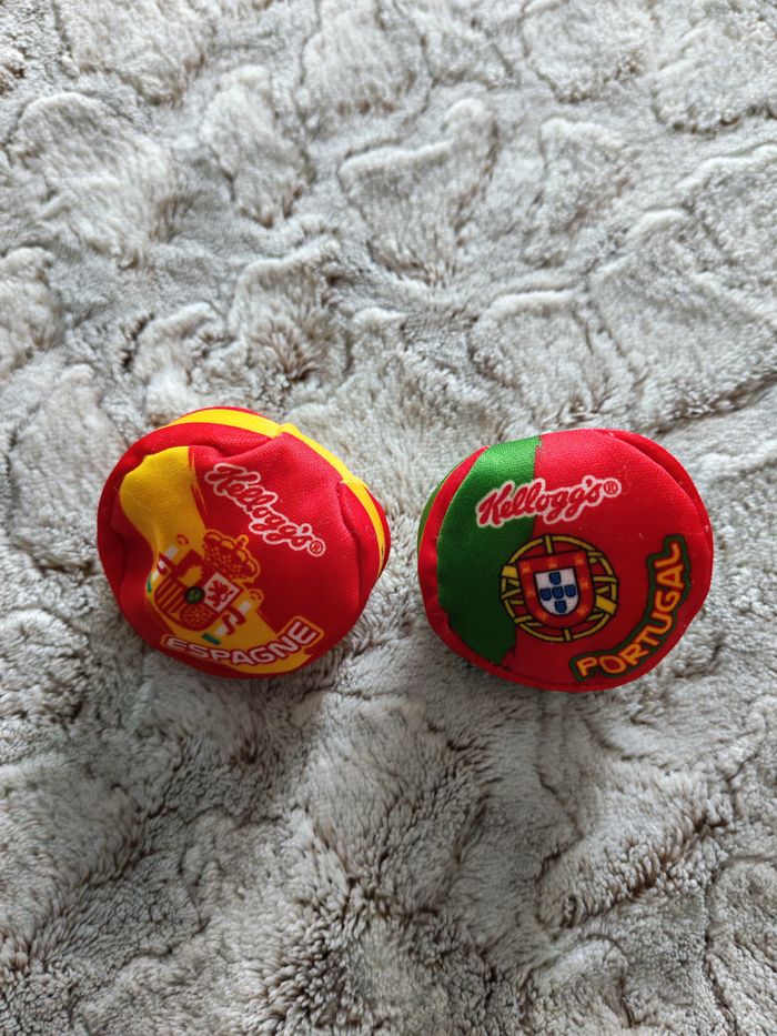 Lot de 2 balles anti stress Kellogs Portugal et Espagne foot