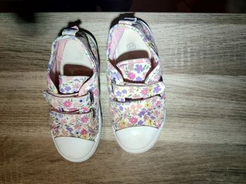 Chaussures basket scratch fleurs 27