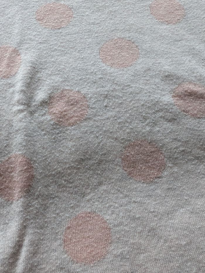Pull gris clair à gros pois roses - 92 - H&M - photo numéro 2
