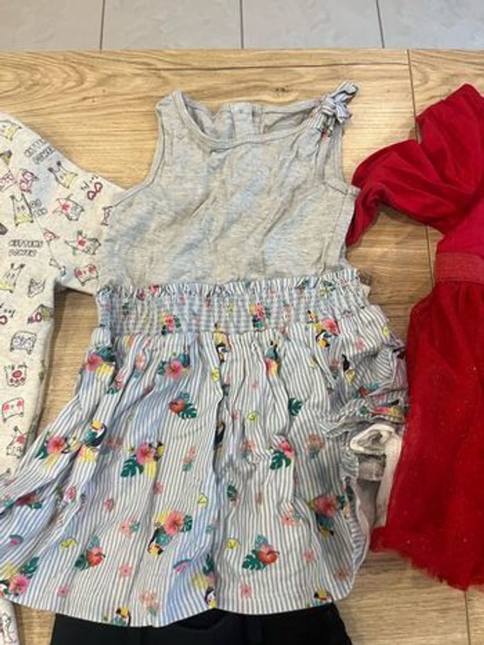 Lot 6 vêtement fille taille 18 mois en très bon état - photo numéro 3