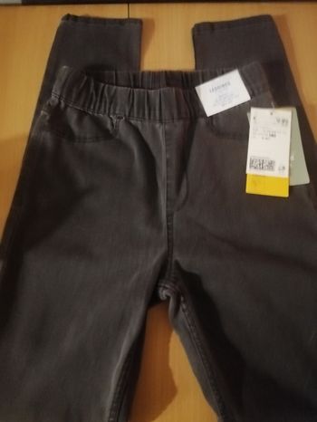 Ensemble leggings et tee-shirt