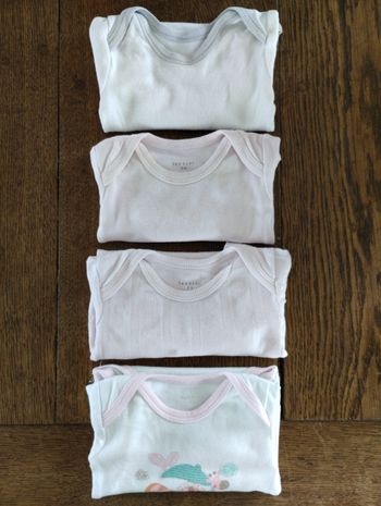 Lot de 4 bodies 🤍