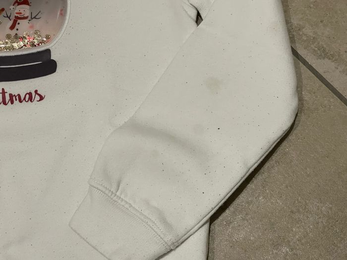 Pull noël fille. Boule de Noël. 6/7 ans - photo numéro 3