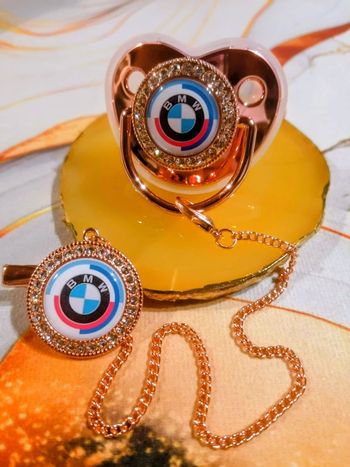 Tétine rose BMW 50 ans 