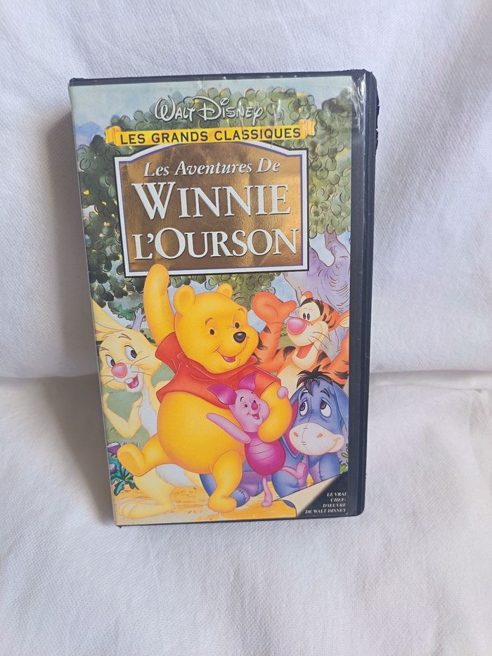 VHS les aventures de Winnie l'ourson walt Disney - photo numéro 1