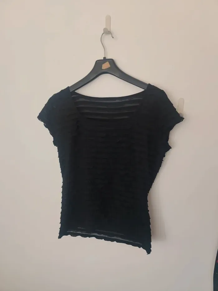 T-shirt à volants noir 42