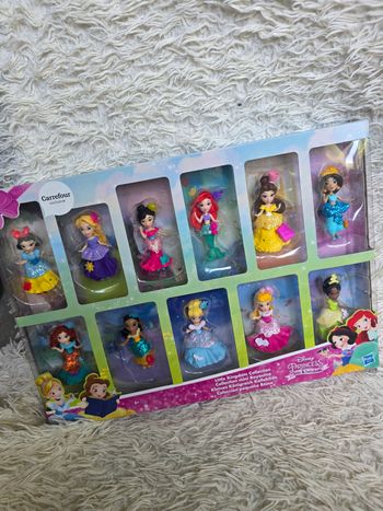 Poupée disney figurine princesse little kingdom - hasbro
Blanche neige raiponce mulan ariel belle jasmine merida pocahontas cendrillon aurore tiana