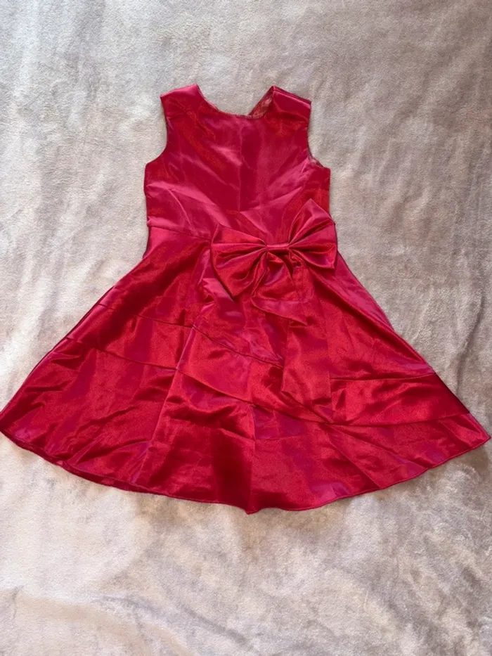 Robe de cérémonie fille taille 4 ans couleur bordeaux en très bon état. - photo numéro 2