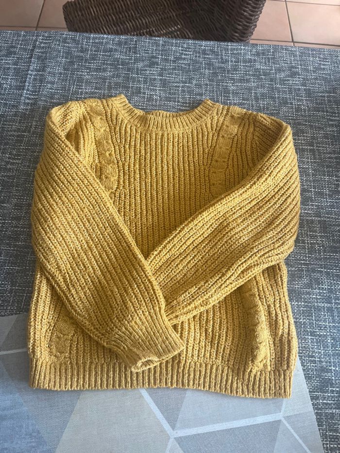 Pull moutarde