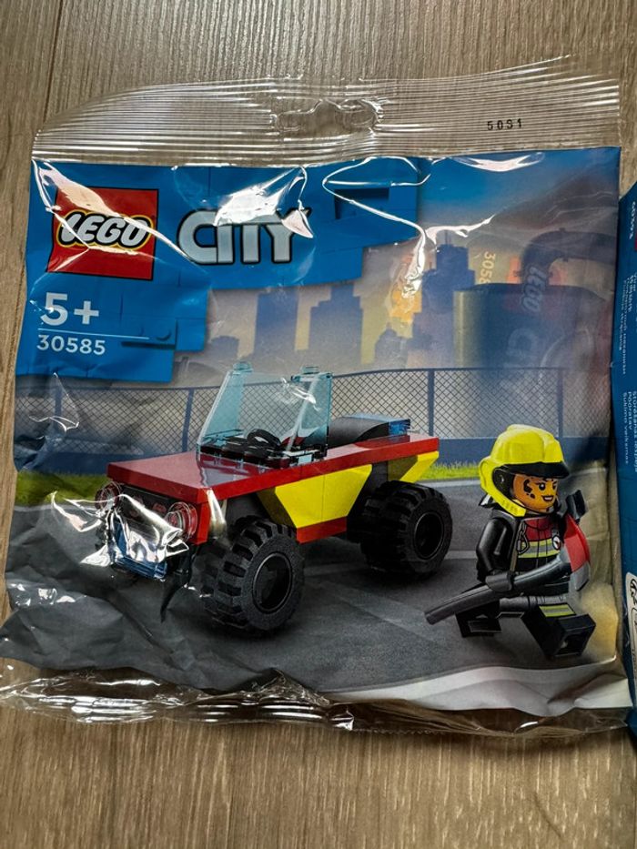 Lego pompiers 60393 et 30585 neuf lot - photo numéro 4