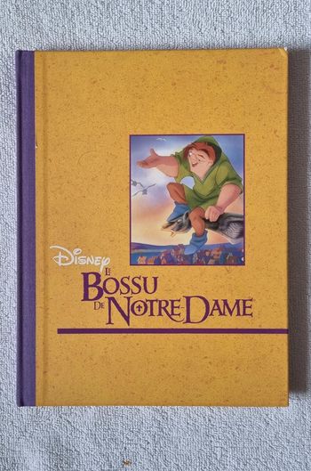 Livre disney le bossu de notre Dame