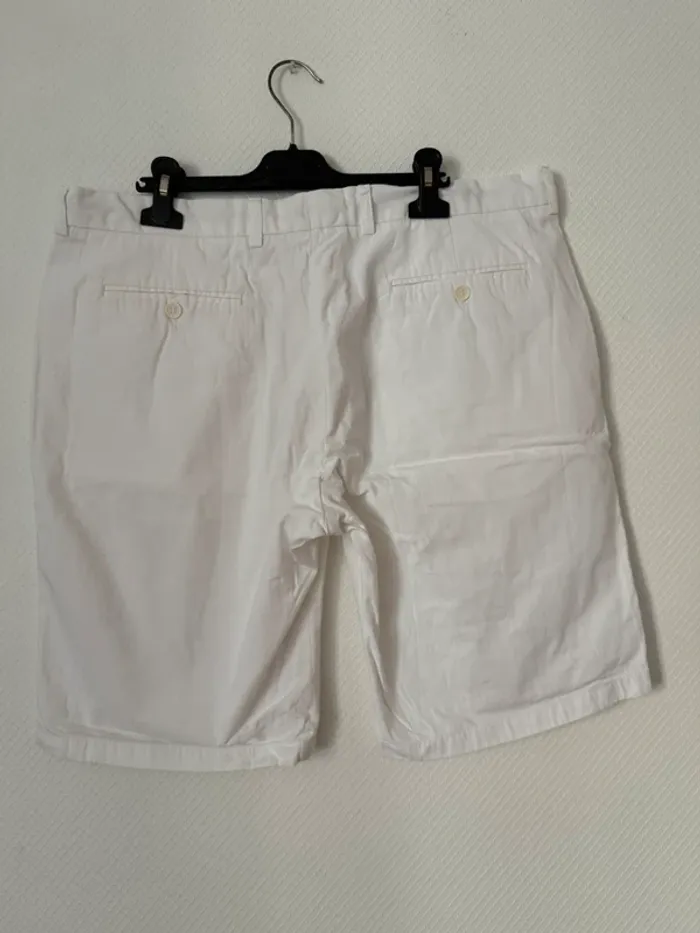 Short blanc en très bon état taille 48 briefing - photo numéro 3