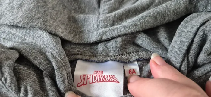 Tee-shirt marvel spiderman 6 ans - photo numéro 2
