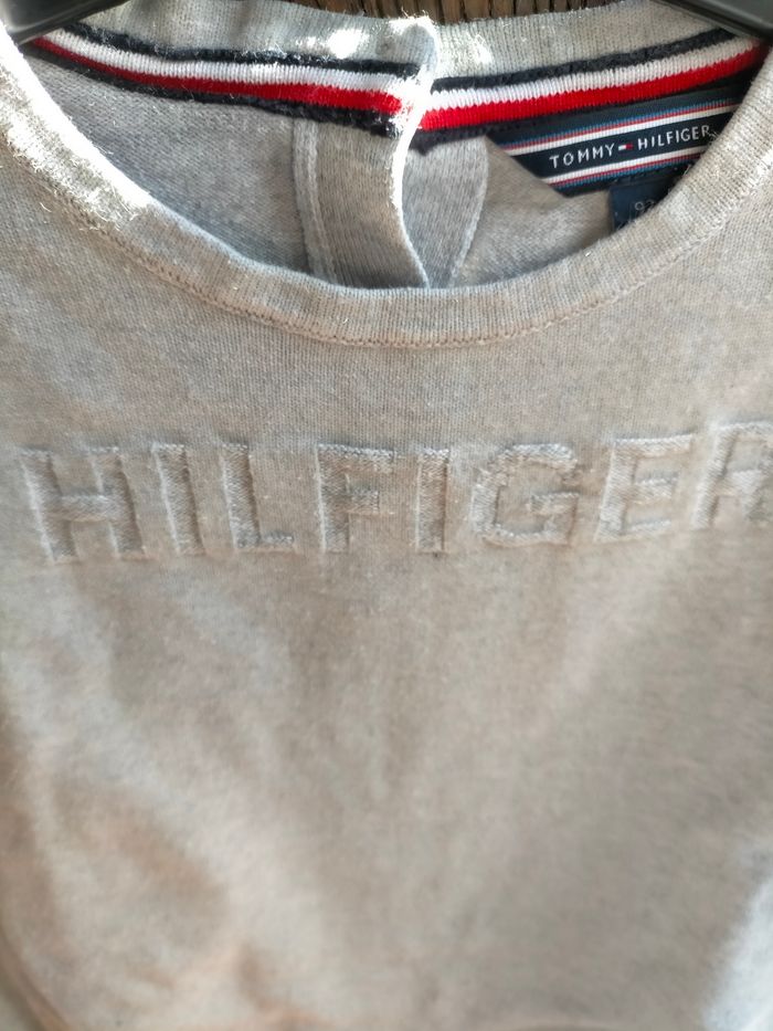 Très joli pull Tommy Hilfiger 3 ans - photo numéro 3