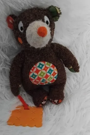 Doudou peluche ours brun avec gâteau de dentition - Ebulobo