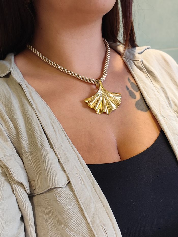 Collier cordon beige ✅