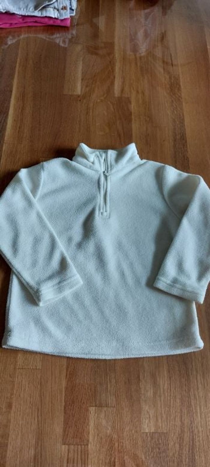 Polaire crème avec col à fermeture 4 ans