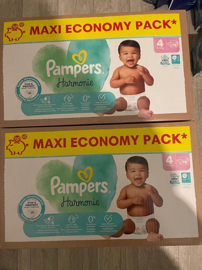 Mega pack de 156 couches pampers harmonie taille 4 neuf