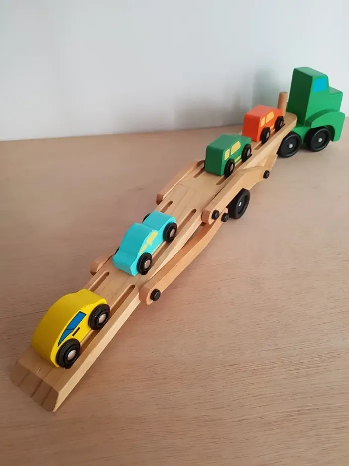 Camion transporteur double pont Mélissa and Doug et petites voitures en bois - photo numéro 6
