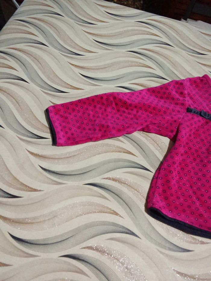 Pyjama velours fille 2 pièces fuchsia avec petites fleurs mauves et points argentés Okaïdi 36 mois - photo numéro 3