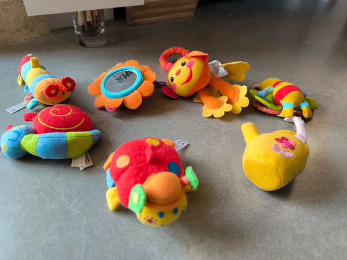 Lot jouets bébé - photo numéro 2