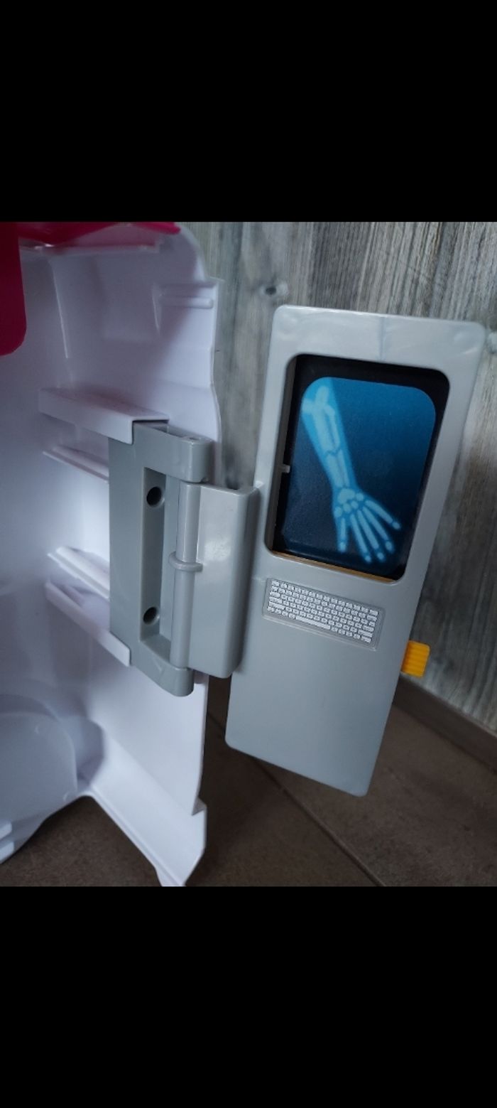 Voiture ambulance Barbie - photo numéro 4