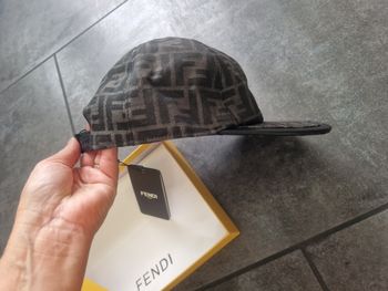 Casquette Fendi NEUVE