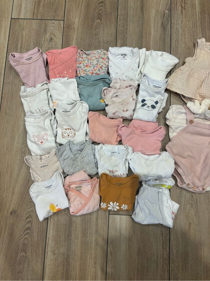 Lot vêtements bébé 6 mois - photo numéro 2