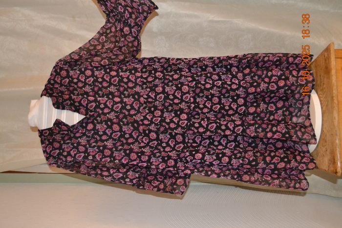 Robe mauve/rose mi-cuisse, taille 48