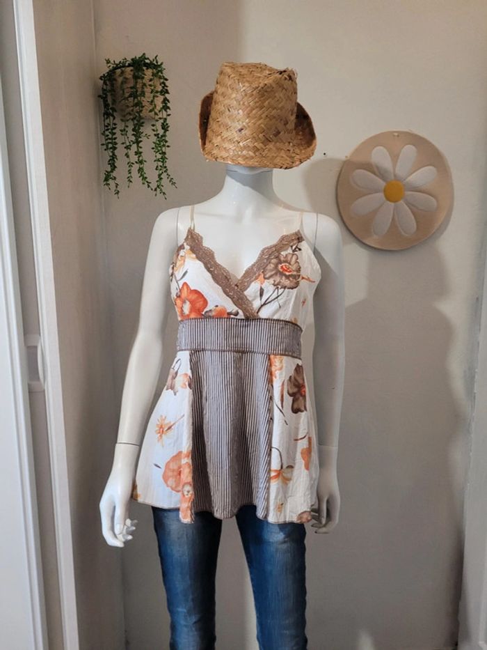 Débardeur avec fleurs - photo numéro 2