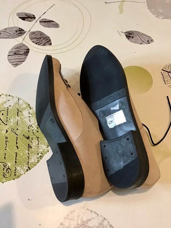 Chaussure en cuir beige dessus motif noir et marron taille 37 marque André - photo numéro 4