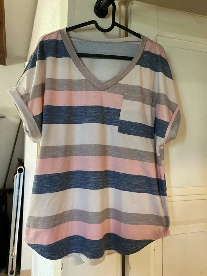 Teeshirt rayé col V