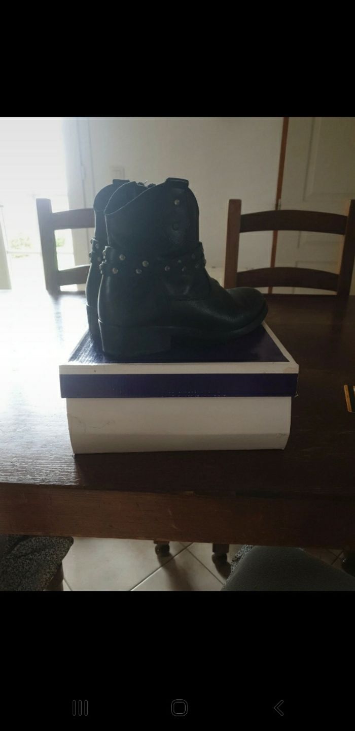 Bottines noires - photo numéro 2