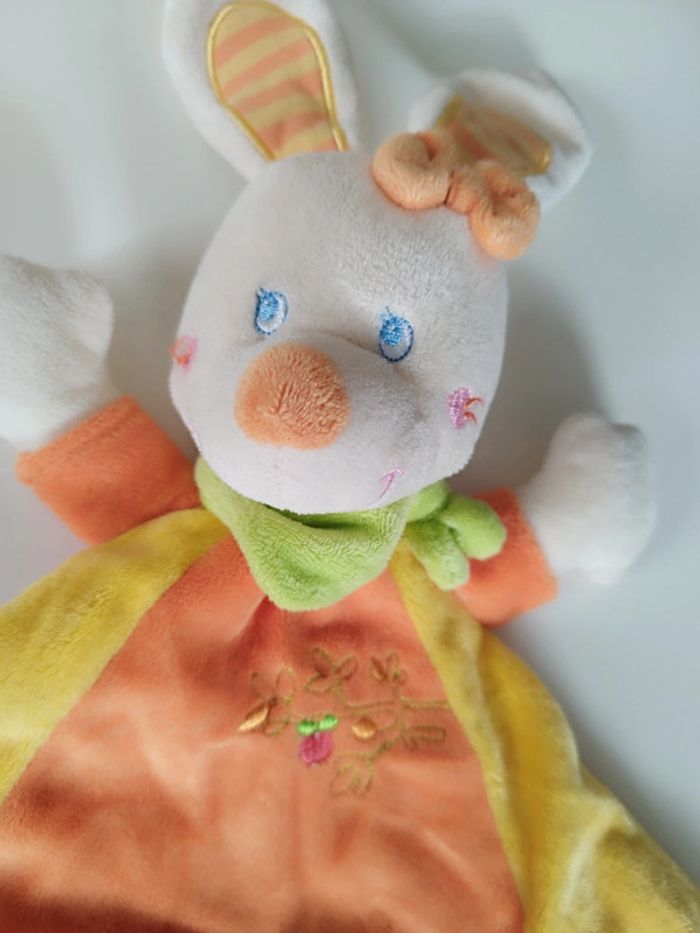 Doudou lapin orange Mots d'enfants
