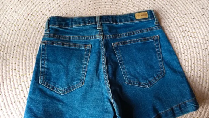 Short fille Pull &Bear taille 32 - photo numéro 3