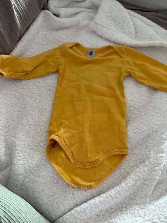 Body moutarde petit bateau 6 mois - photo numéro 2