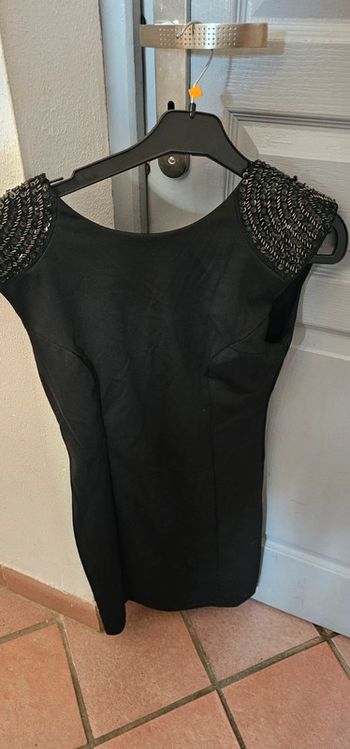 Robe noire à strass