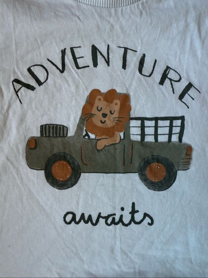 T-shirt bébé “Adventure awaits” – Tex Baby – 18 mois - photo numéro 2