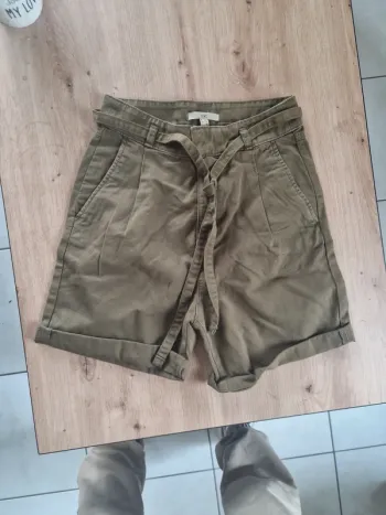 Short femme été kaki taille 34 marque edc bye esprit neuf sans  étiquette