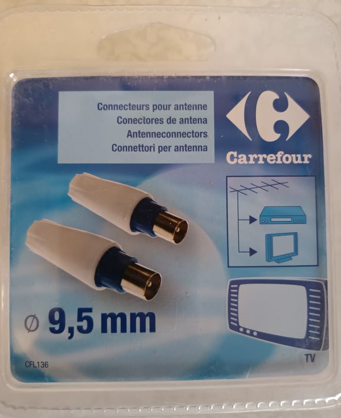 Une paire de connecteur Mâle/Mâle antenne tv de diamètre 9,5 mm pour relier box