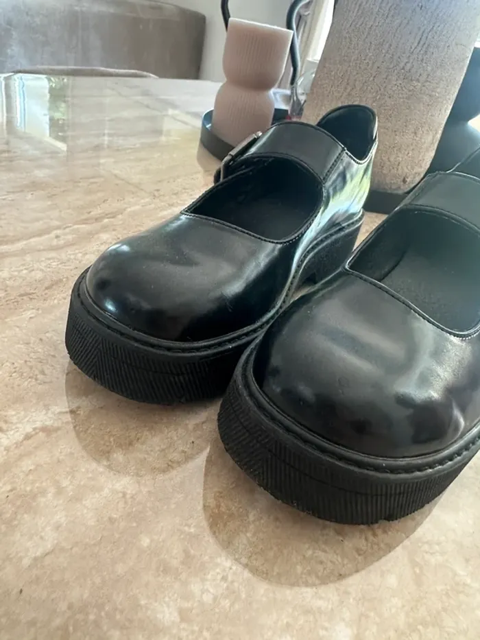 Chaussure 37 - photo numéro 2