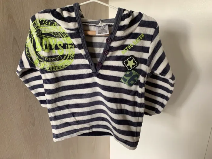 Pull à capuche garçon 6 mois