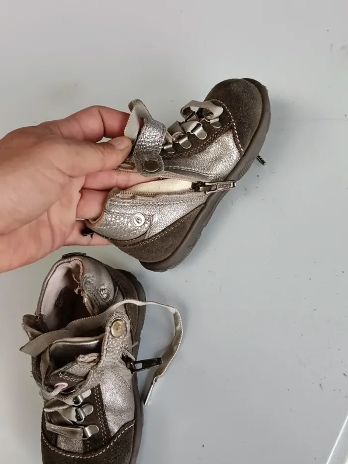 Chaussures fille taille 22 - photo numéro 4