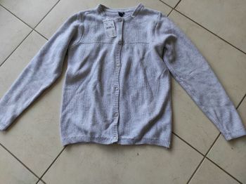 Gilet à bouton gris neuf étiqueté 12 ans
