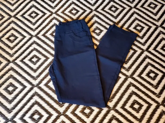 Pantalon bleu marine Bon État 12 ans