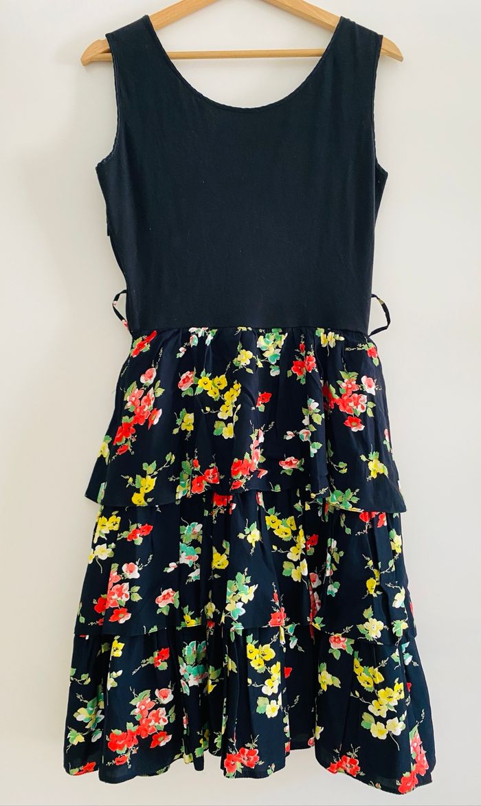 Robe noire à fleurs - photo numéro 5