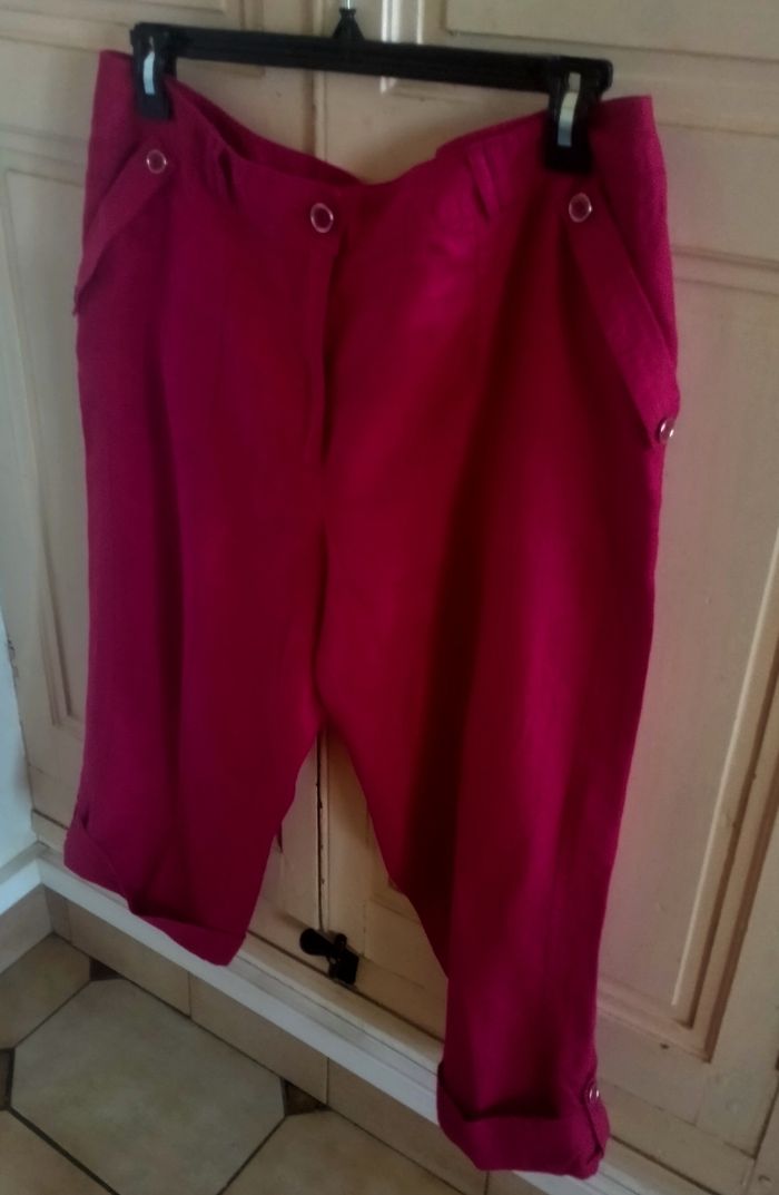 Pantacourt fushia femme/ taille 48 / tres bon état - photo numéro 4