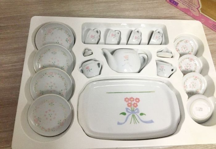 Dinette en porcelaine - photo numéro 4